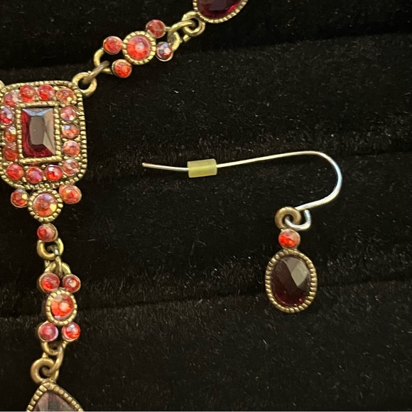 Nina Ricci for Avon vintage necklace and earrings set - Picture 3 of 3